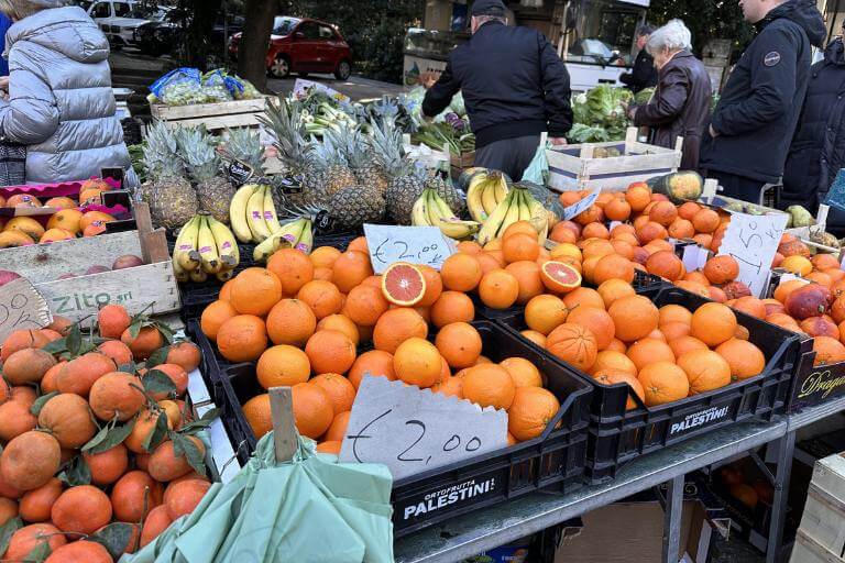 weekly market in chieti